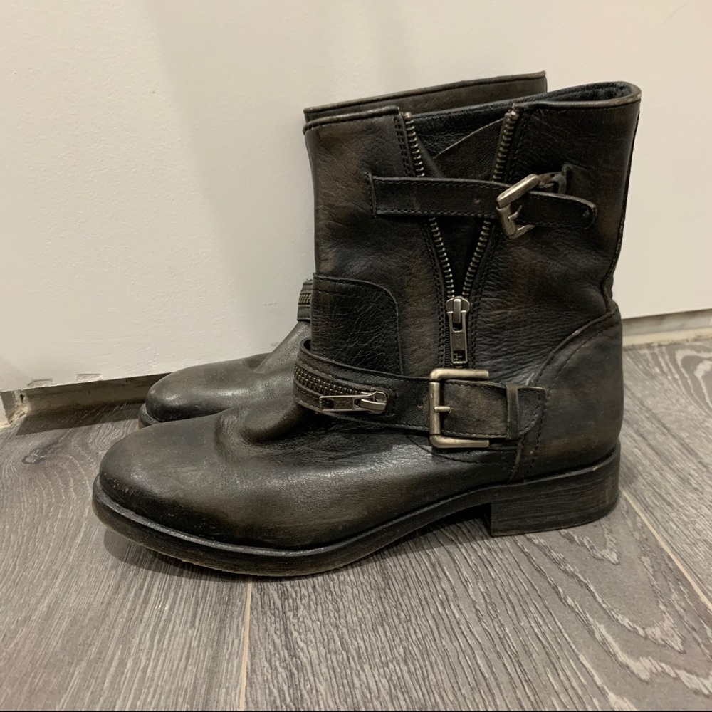 Short black Moto boots